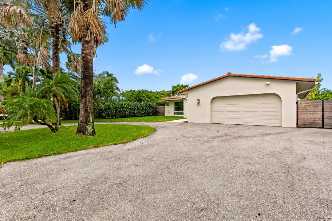 2417 NE 19th Avenue, Wilton Manors, Florida 33305