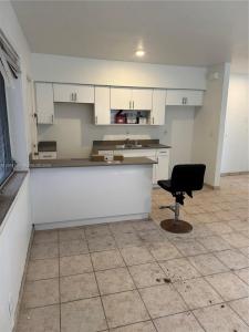 7300 Harding Ave 21, Miami Beach, Florida 33141, USA