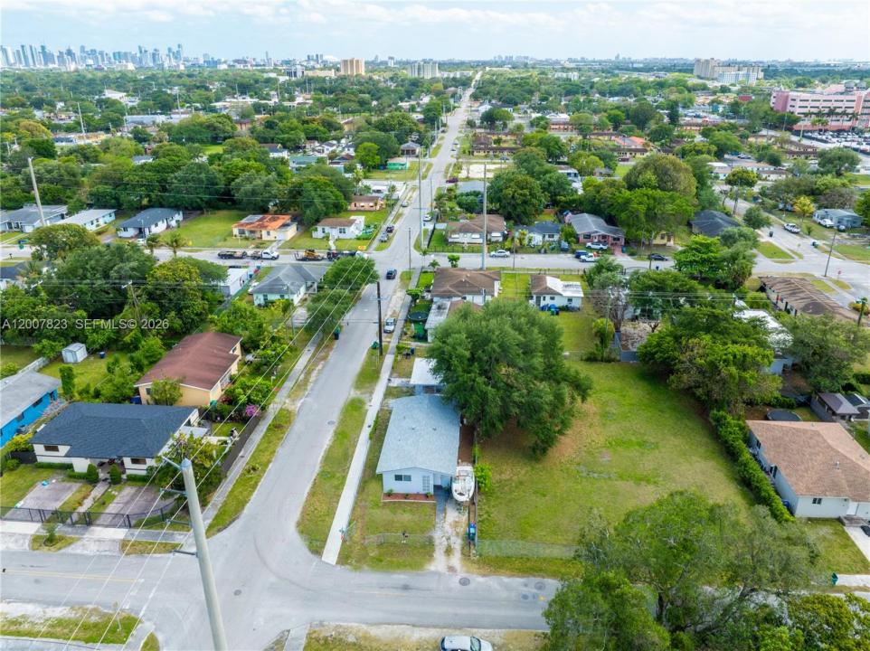 2406 NW 67th St, Miami, Florida 33147, USA