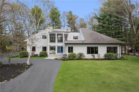 29 Dennell Drive, Lincoln, Rhode Island 02865, USA