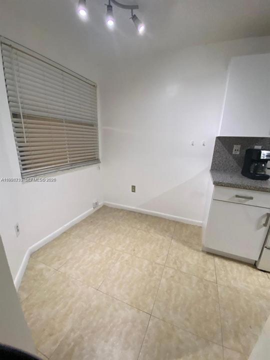 9761 NW 46th Ter 107, Doral, Florida 33178, Stati Uniti