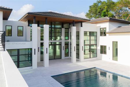 6290 Chapman Field Dr, Pinecrest, Florida 33156