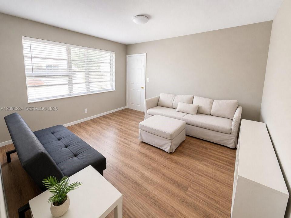 375 SW 19th Ave 1, Miami, Florida 33135, USA