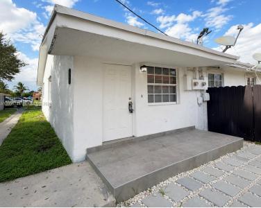 15741 NW 40th Ct B, Miami Gardens, Florida 33054, USA