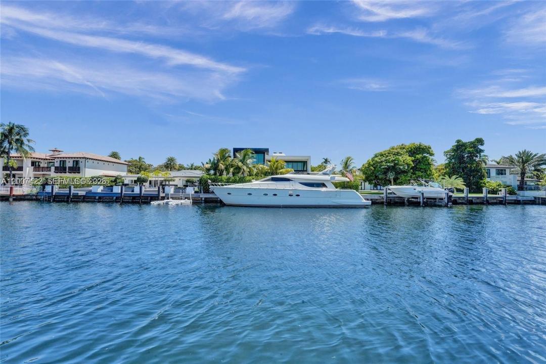 455 Paradise Isle Blvd 104, Hallandale Beach, Florida 33009, Stati Uniti