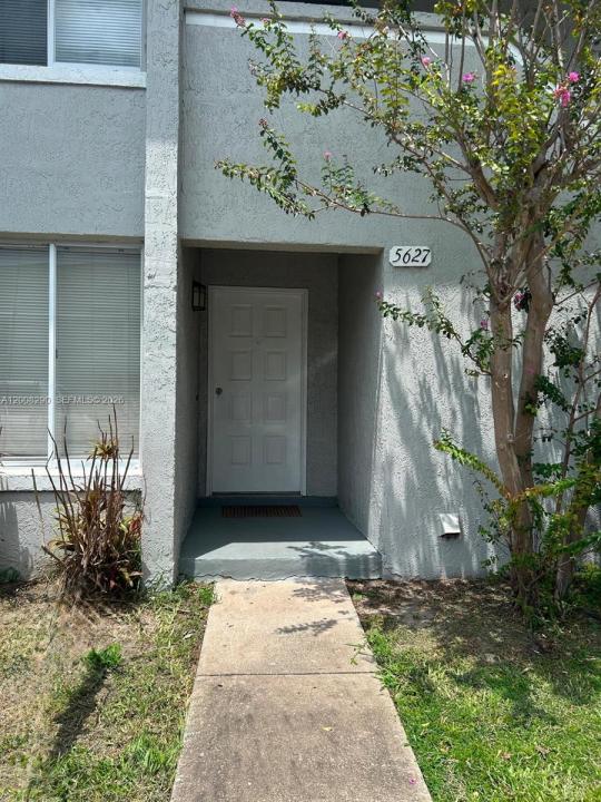 5627 Blue Shadows Court 3, Orlando, Floride 32811, États-Unis