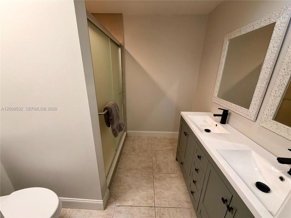 3064 S Oakland Forest Dr 1001, Oakland Park, פלורידה 33309, ארצות הברית של אמריקה