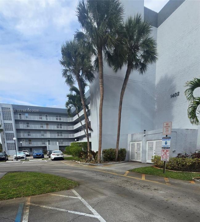1402 NW 80th Ave 205, Margate, Florida 33063, USA