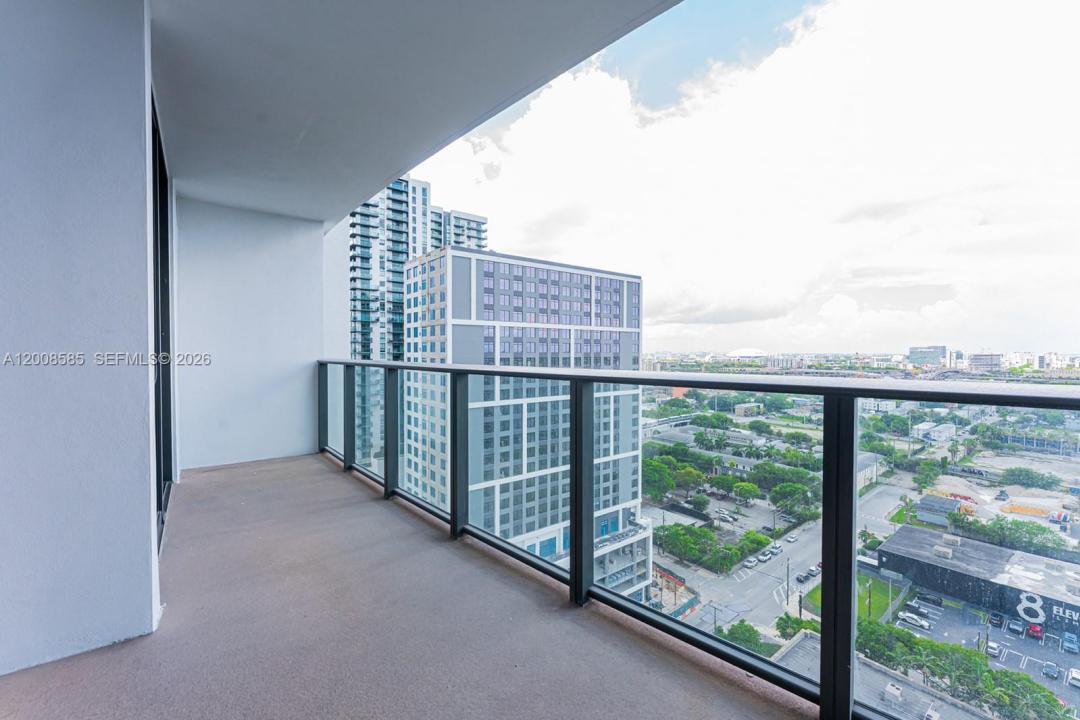 1600 NE 1st Ave 1814, Miami, Floryda 33132, USA