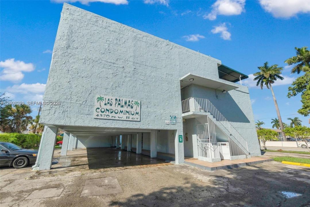 4370 NW 11th St 206, Miami, Florida 33126, USA