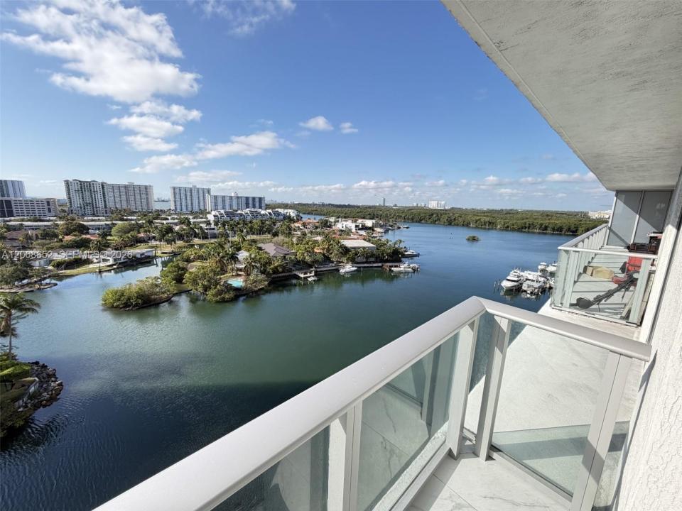 330 Sunny Isles Blvd 5-1008, Sunny Isles Beach, Flórida 33160, Estados Unidos