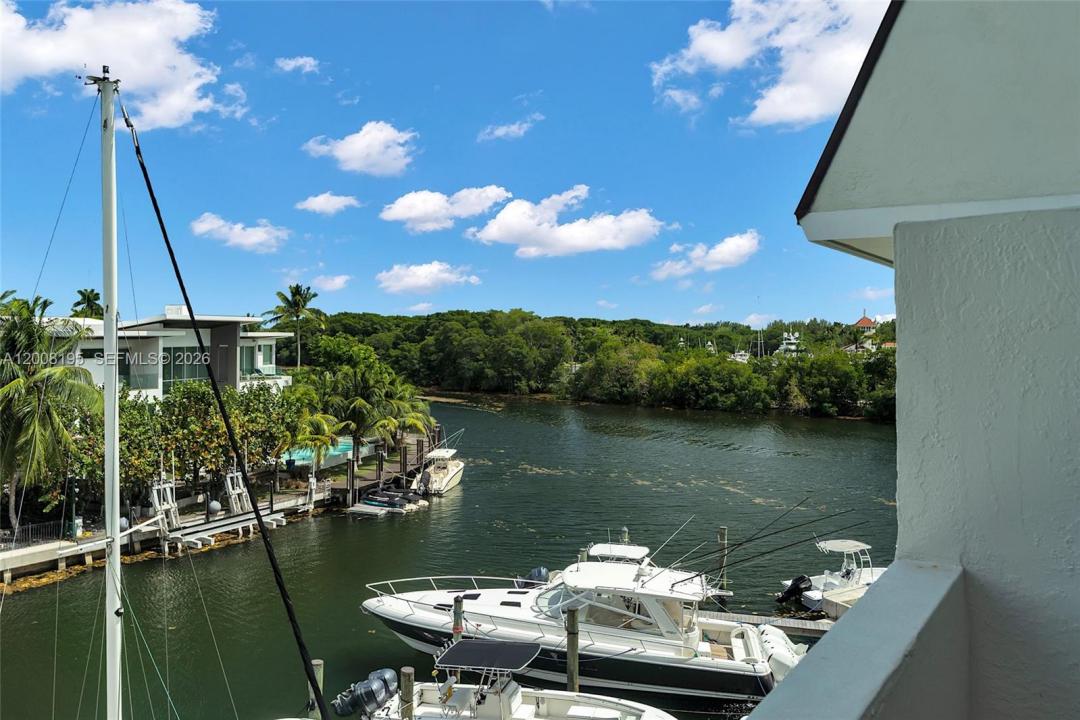 6901 Edgewater Dr 318, Coral Gables, Florida 33133, Stati Uniti