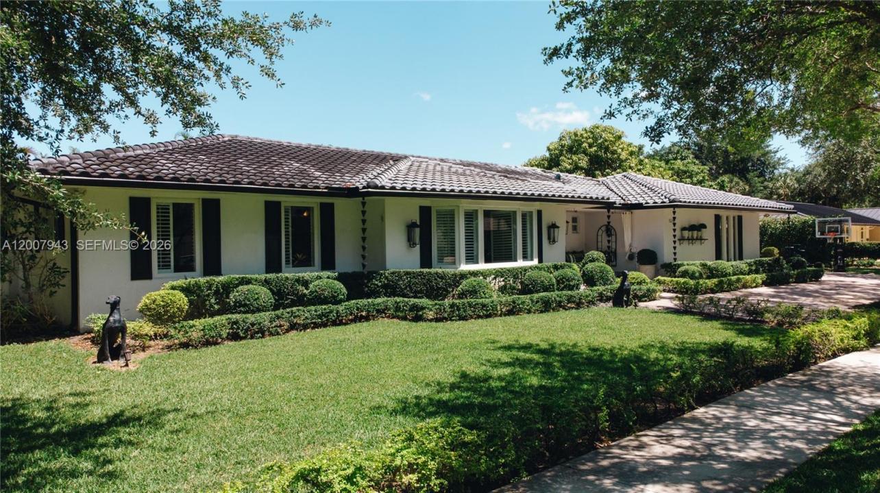 16241 W Troon Cir, Miami Lakes, Florida 33014, USA