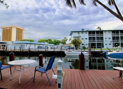 645 NE 77th St 16, Miami, فلوريدا 33138, الولايات المتحدة