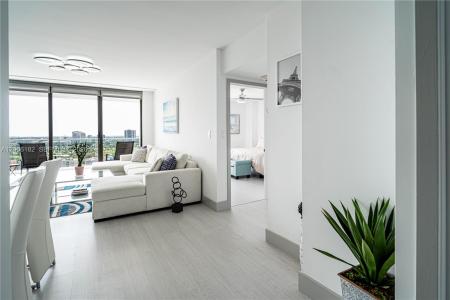 19707 Turnberry Way 18C, Aventura, Florida 33180, USA