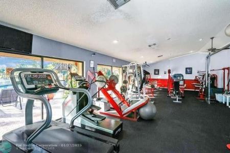 3064 S Oakland Forest Dr 1001, Oakland Park, Florida 33309, USA