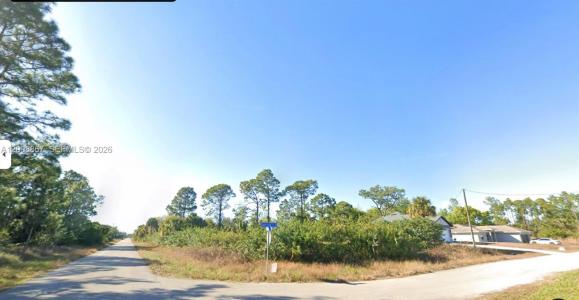 542 OAKFIELD AVE, Lehigh Acres, Florida 33974, USA