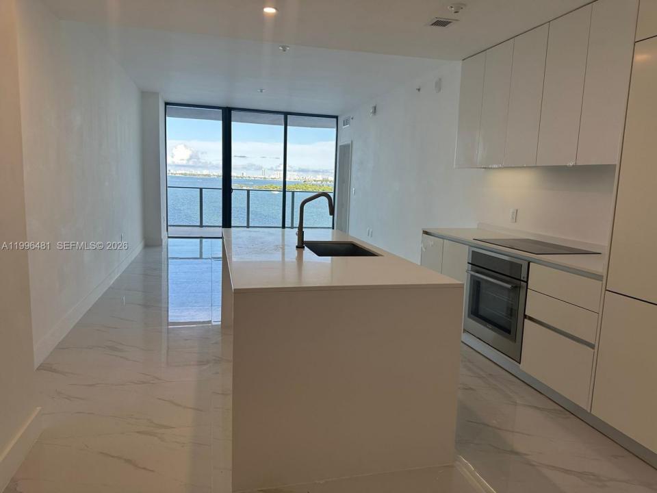 700 NE 24th 504, Miami, Floride 33137, États-Unis