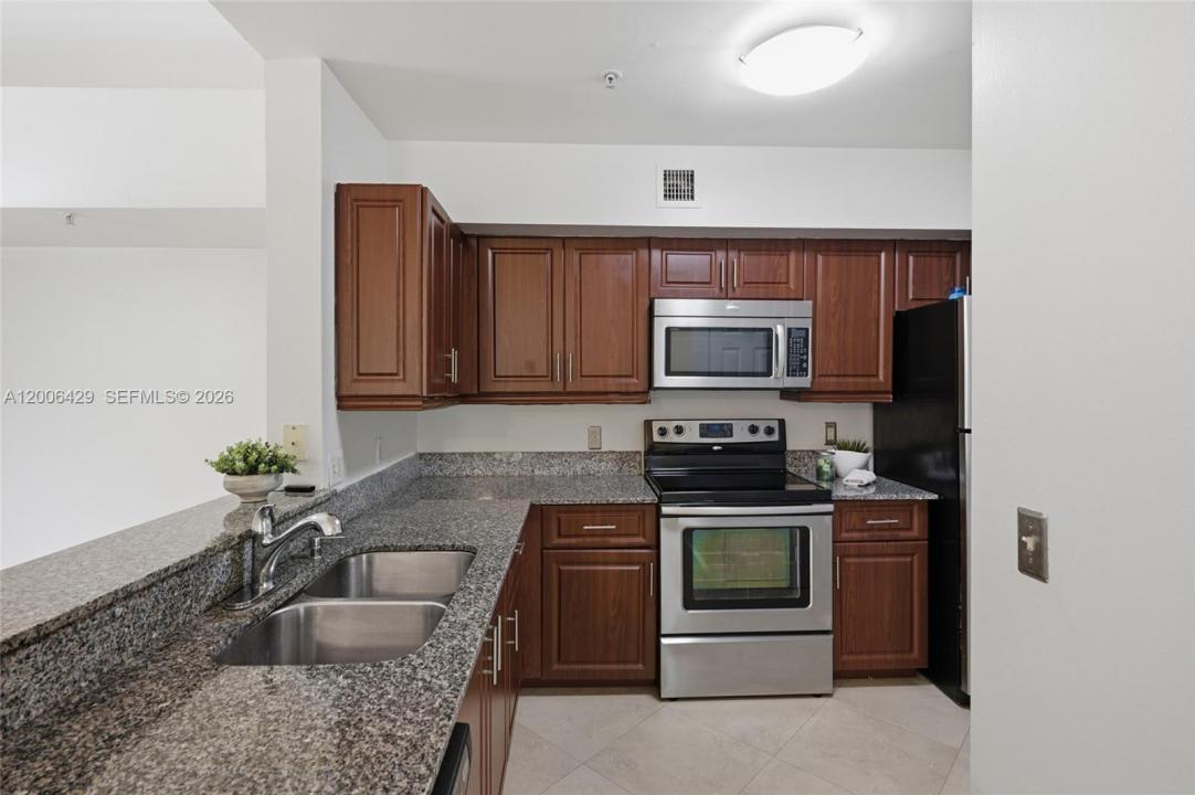 2451 Centergate Dr 303, Miramar, Florida 33025, Stati Uniti