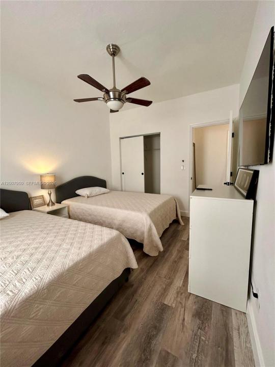 215 30th St 17, Miami Beach, Floride 33140, États-Unis