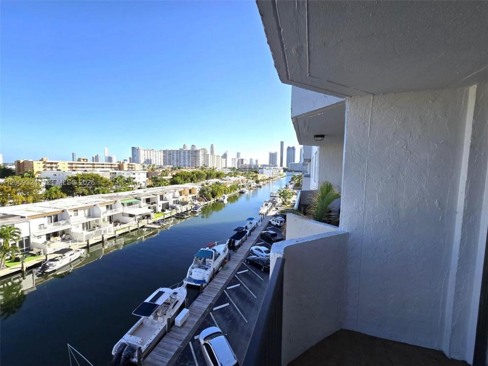 3703 NE 166th St 609, North Miami Beach, Floride 33160, États-Unis
