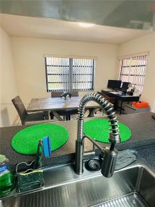 12518 SW 94th Ter 12518, Miami, Florida 33186, USA