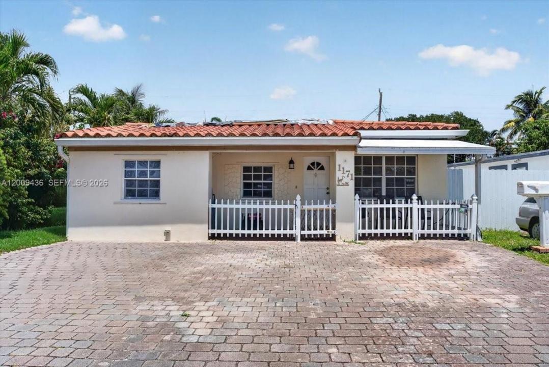 1171 NE 182nd St, North Miami Beach, Florida 33162, USA