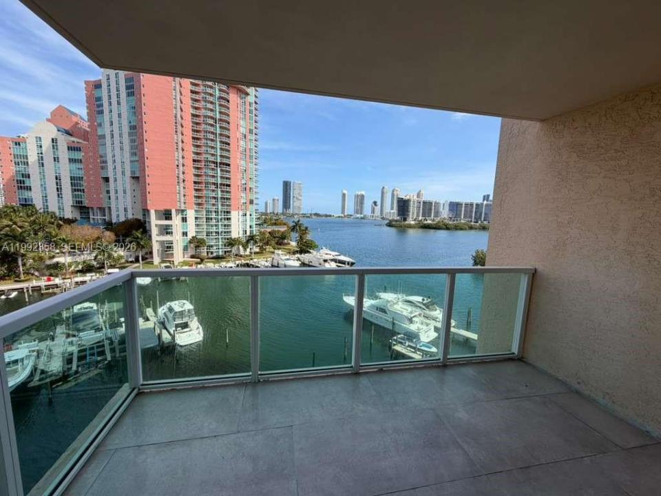 3330 NE 190th St 710, Aventura, Floride 33180, États-Unis