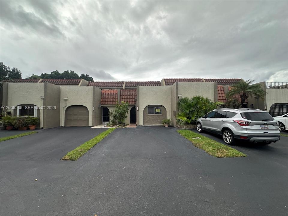 295 Jacaranda Dr 20, Plantation, Florida 33324, USA