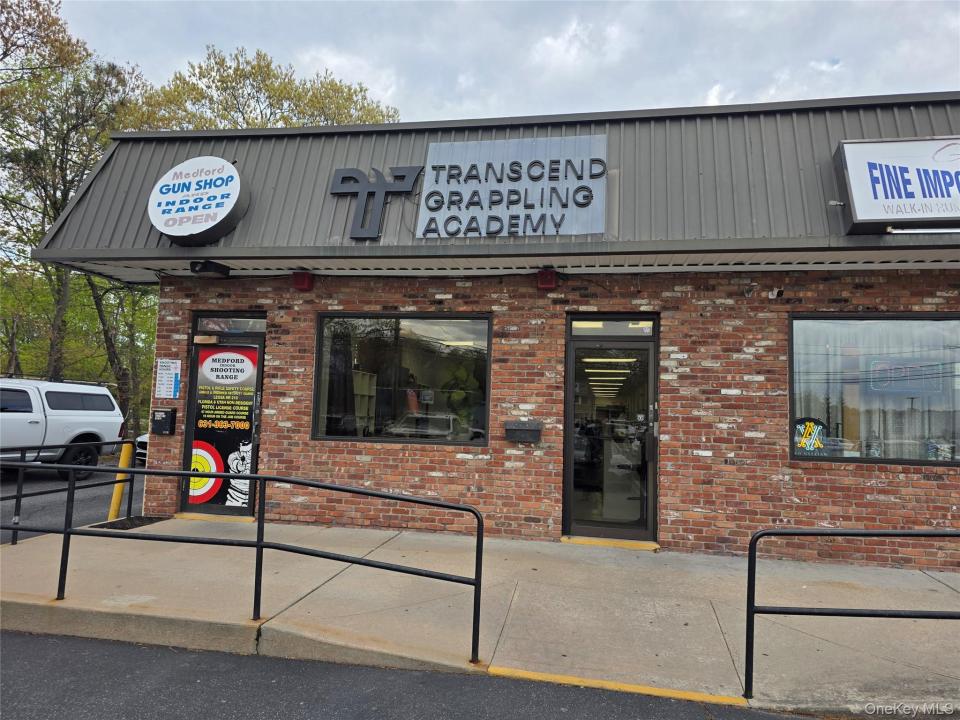 2215 Route 112, Brookhaven, New York 11763, Stati Uniti