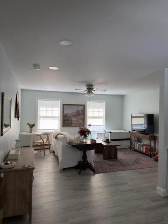 16 Catherine Street 2, Bristol, Rhode Island 02809, USA