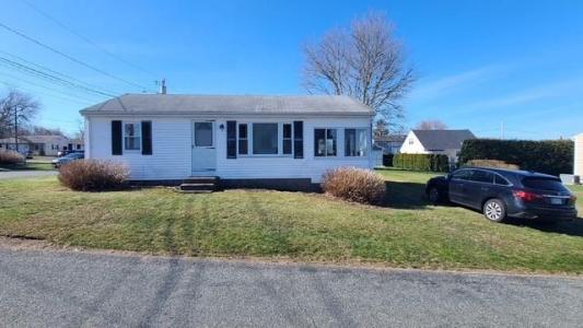 2 Robertson Road, Narragansett, RI 02882, USA