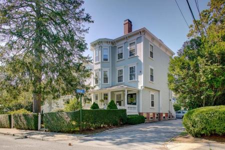 34 Catherine Street A, Newport, Rhode Island 02840, USA