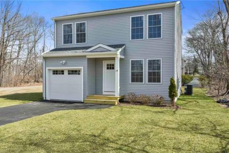 24 Blackburn Street, Warwick, Rhode Island 02886
