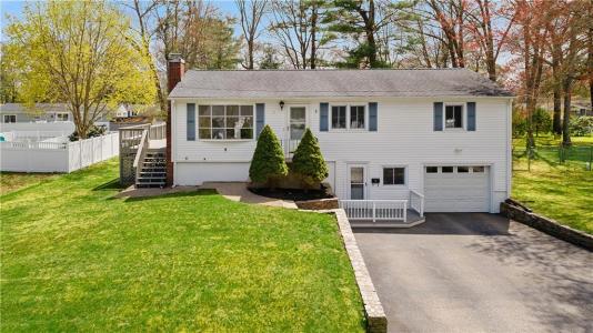 71 Evergreen Road, North Kingstown, RI 02852, USA