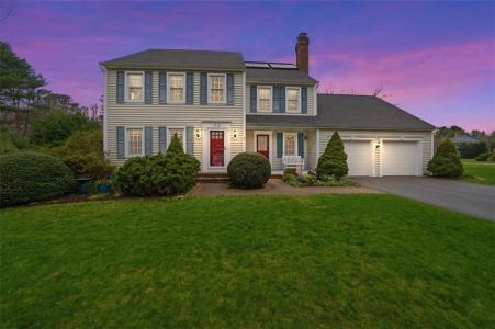 32 Lisa Lane, Hopkinton, רוד איילנד 02832, ארצות הברית של אמריקה 