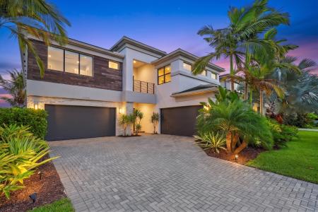17070 Rainbow Falls Trail, Boca Raton, Florida 33496, USA