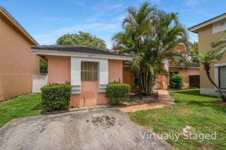 18825 NW 52nd Ct, Miami Gardens, Florida 33055, USA