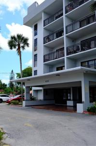 650 NE 149th St 505F, Miami, Florida 33161, USA