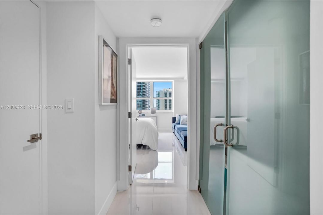 1155 Brickell Bay Dr 2003, Miami, Flórida 33131, Estados Unidos