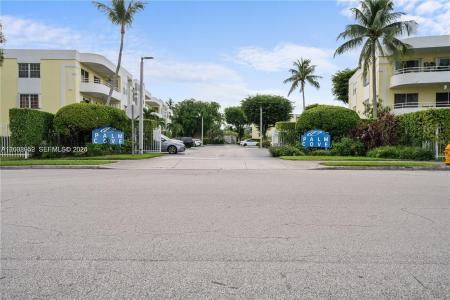 10795 SW 108th Ave 201, Miami, Florida 33176, USA