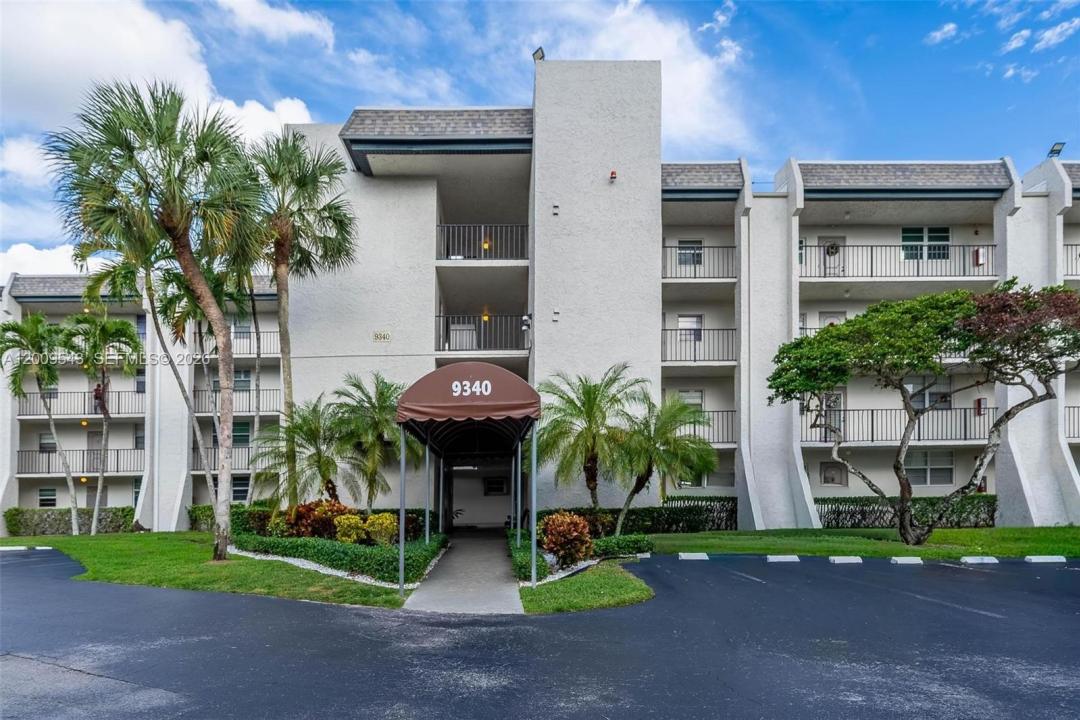 9340 Lagoon Pl 110, Davie, Florida 33324, USA