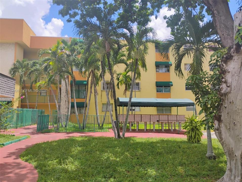 606 W 81st St 309, Hialeah, Floride 33014, États-Unis