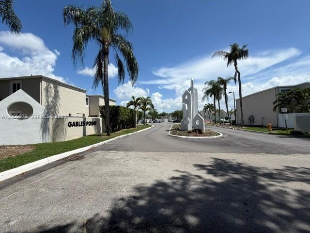 4590 SW 68th Ct Cir 8, Miami, Florida 33155, USA