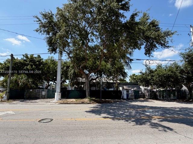 890 E 52nd St, Hialeah, Florida 33013, USA
