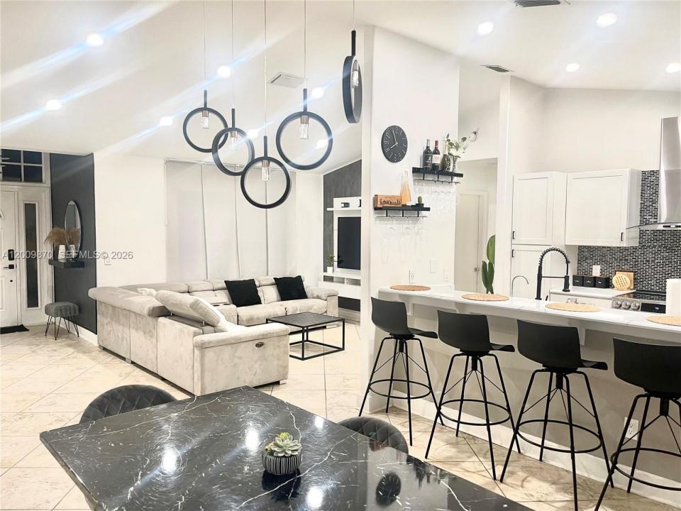 2182 SE Broward Ter, Port St. Lucie, Floride 34952, États-Unis