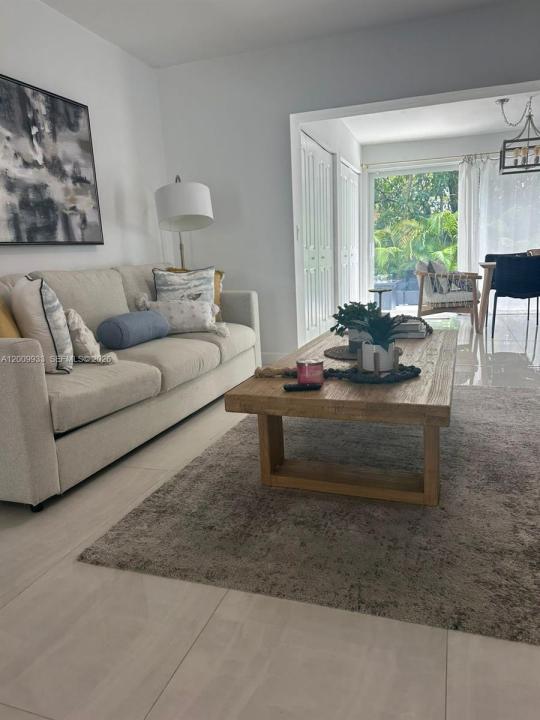 1030 NE 83rd St 0, Miami, 플로리다 33138, 미국