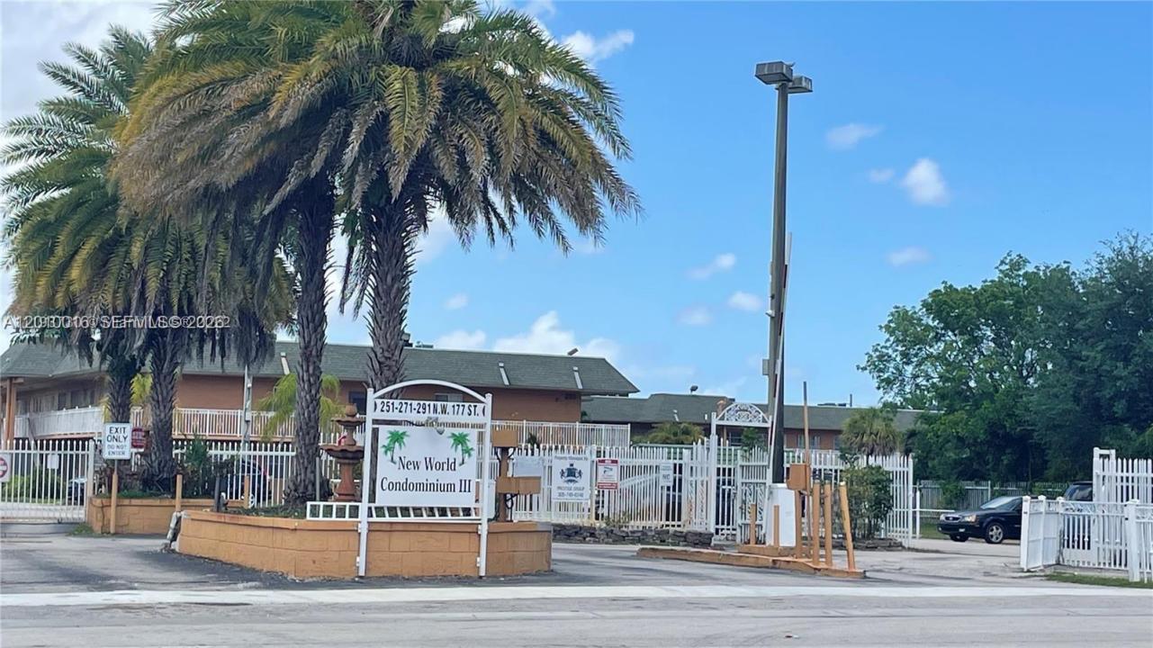 271 NW 177th St B-104, Miami Gardens, Floride 33169, États-Unis