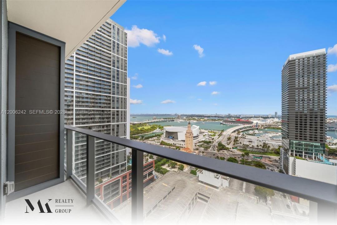 121 NE 5 2700, Miami, Floride 33132, États-Unis