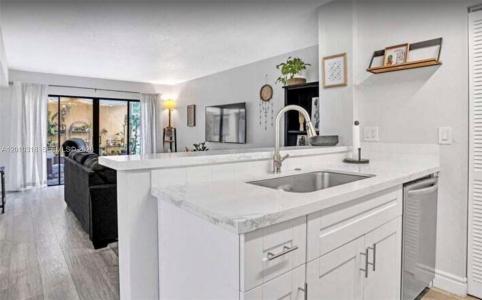 8033 NW 71st Ct 8033, Tamarac, Florida 33321